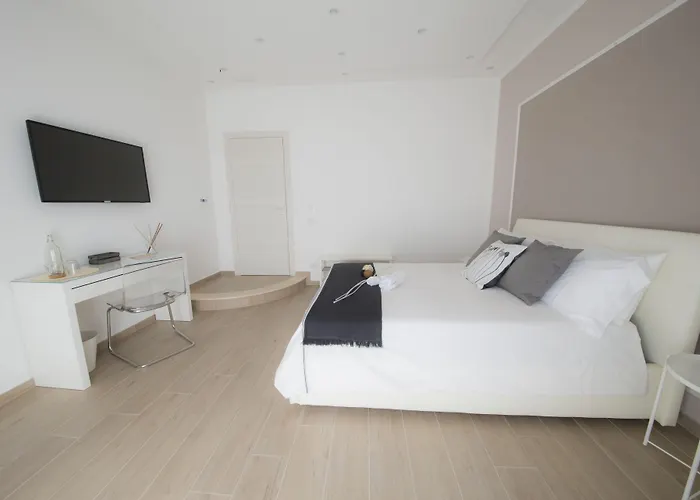 ベッド・アンド・ブレックファスト シェリー 3*