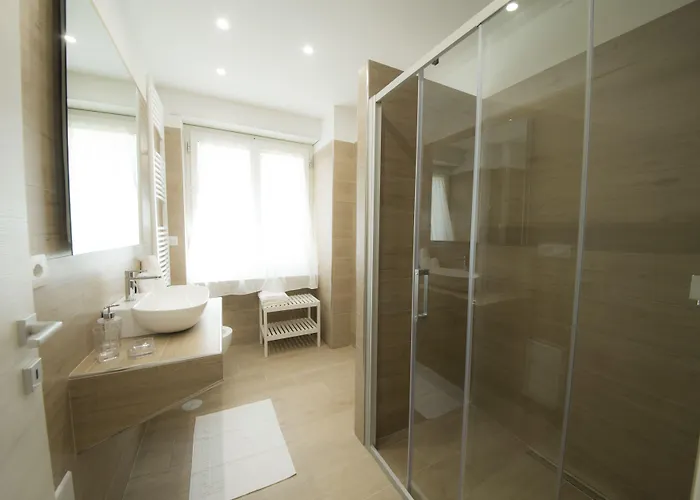 ベッド・アンド・ブレックファスト シェリー 3*