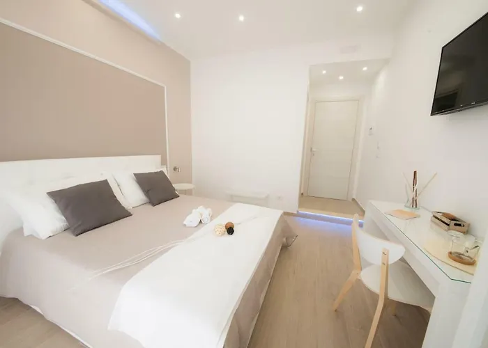 シェリー ベッド・アンド・ブレックファスト 3*